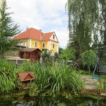 Hotel Fara Choustnikovo Hradiste Zewnętrze zdjęcie