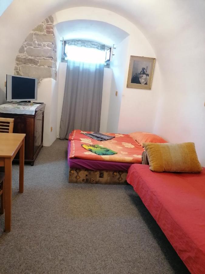 Hotel Fara Choustnikovo Hradiste Zewnętrze zdjęcie