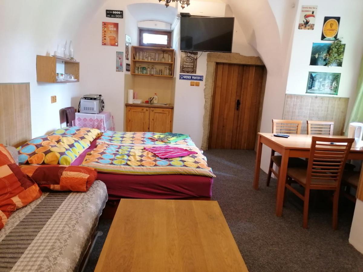 Hotel Fara Choustnikovo Hradiste Zewnętrze zdjęcie