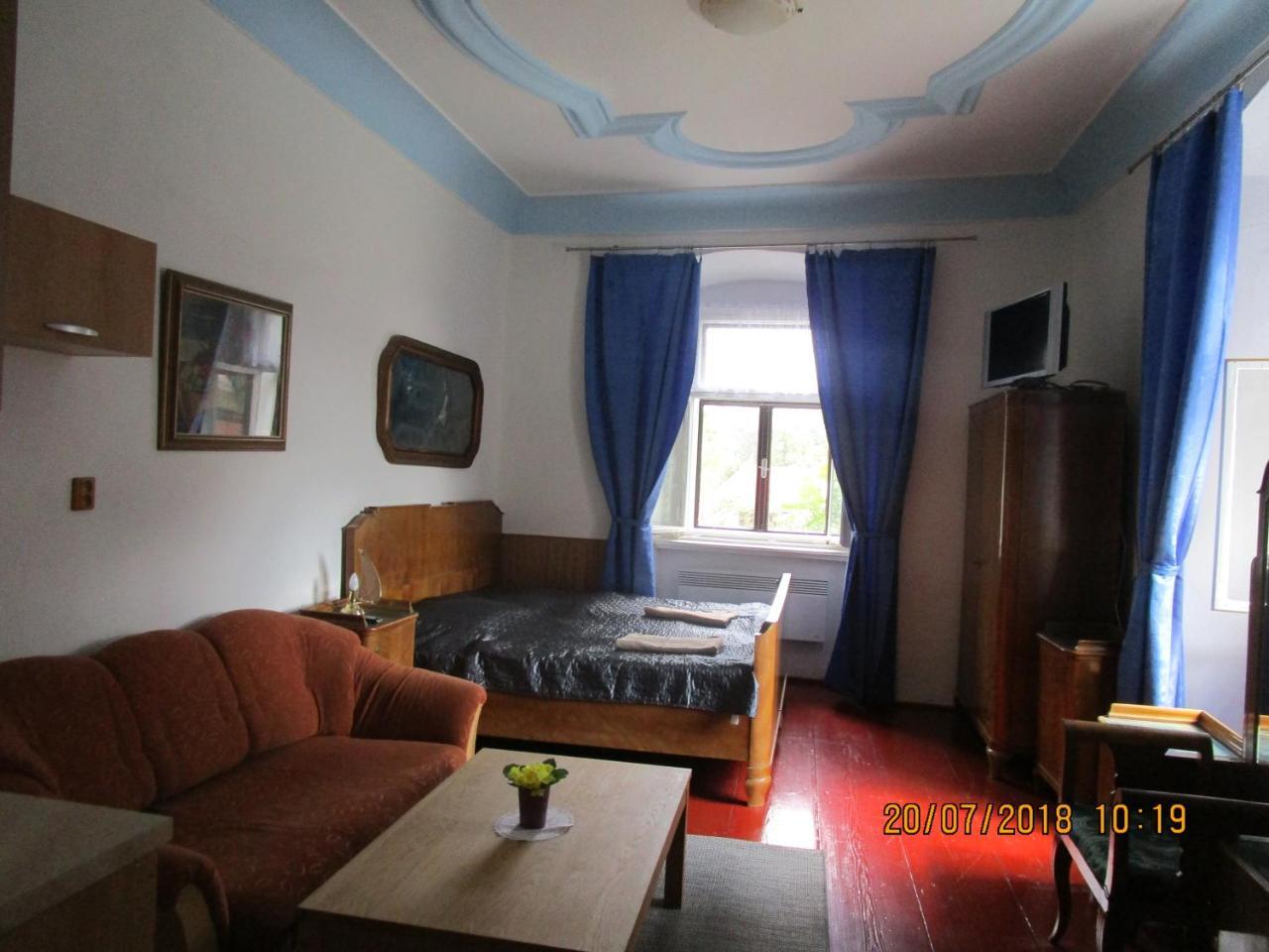 Hotel Fara Choustnikovo Hradiste Zewnętrze zdjęcie